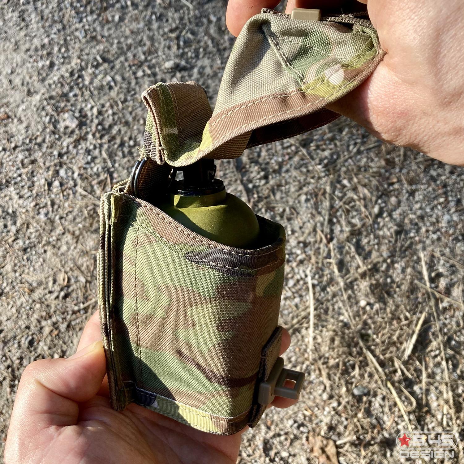 Небольшой карман в верхней части клапана для удержания взрывателя от нежелательного перемещения